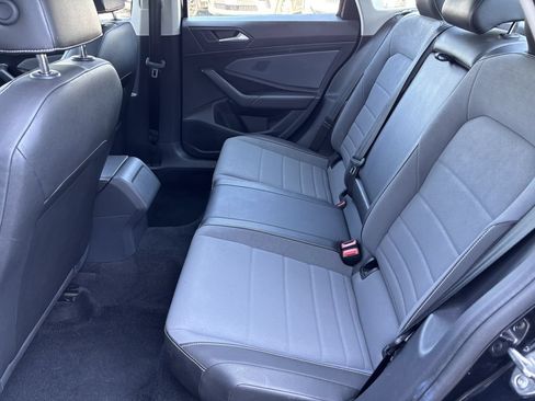 Used 2025 Volkswagen Jetta SE FWD image 22