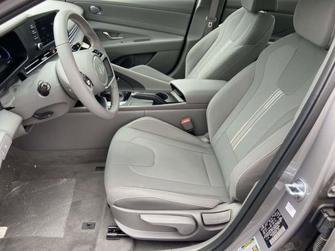 Used 2025 Hyundai Elantra Sport image 15