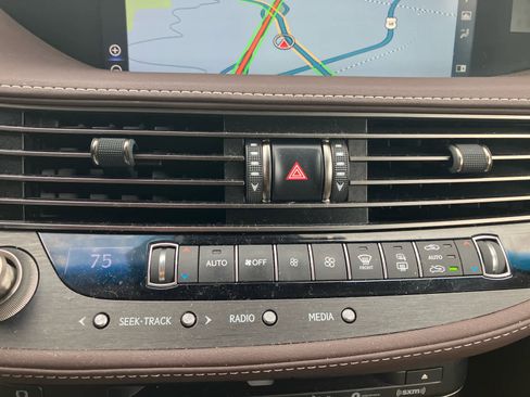 Used 2020 Lexus LS 500 w/ Interior Upgrade Package image 30