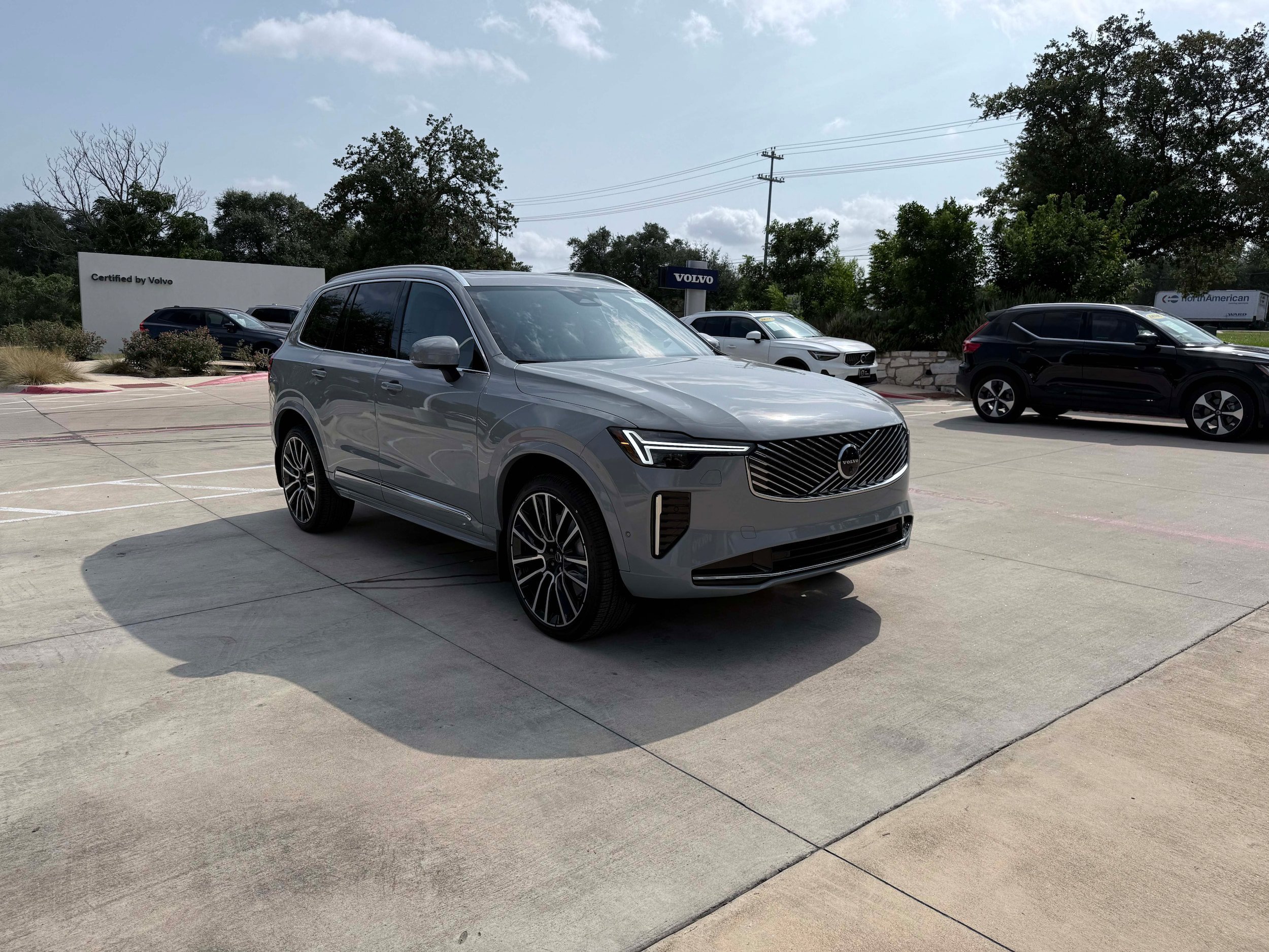 New 2026 Volvo XC90 B6 Plus w/ Protection Package Premier AWD/4WD image 8