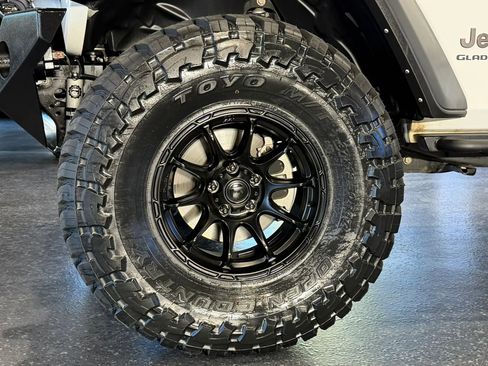 Used 2021 Jeep Gladiator Rubicon image 29