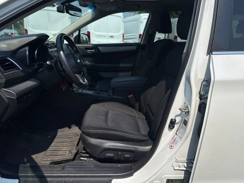 Used 2019 Subaru Outback 2.5i Premium AWD/4WD image 5