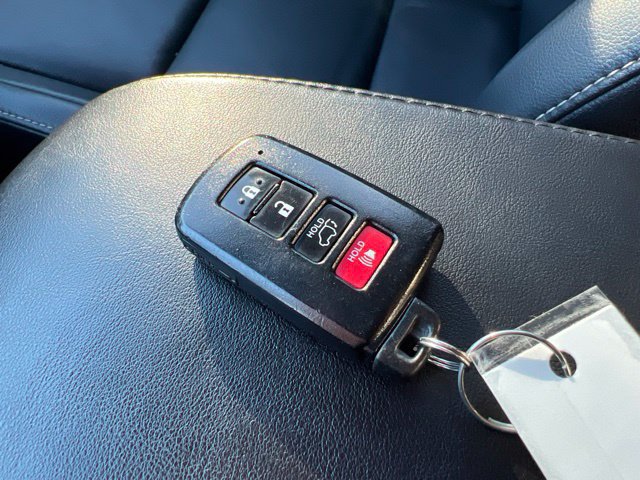 Used 2014 Toyota RAV4 Limited w/ Technology Package AWD/4WD image 14