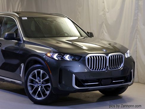 New 2026 BMW X5 xDrive50e w/ Climate Comfort Package AWD/4WD image 2