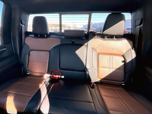 Used 2024 Chevrolet Silverado 2500 High Country w/ High Country Premium Package image 14