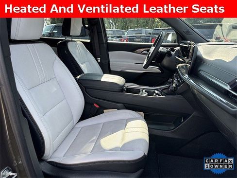 Used 2024 Chevrolet Traverse RS image 30