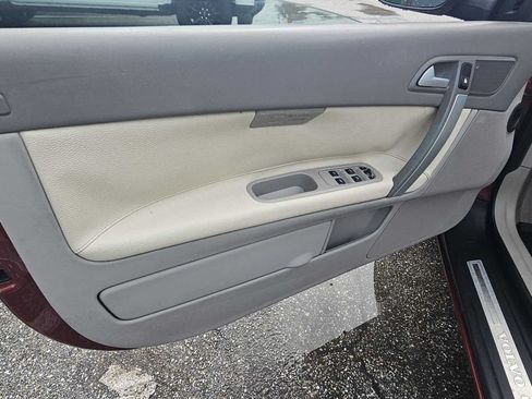 Used 2011 Volvo C70 T5 w/ Convenience Pkg FWD image 9