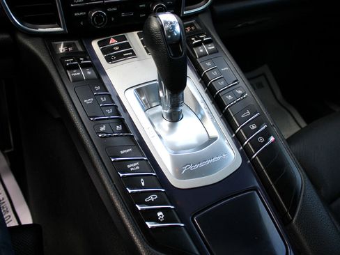 Used 2013 Porsche Panamera S image 30