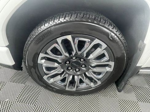 Used 2024 GMC Sierra 1500 Denali Ultimate image 12