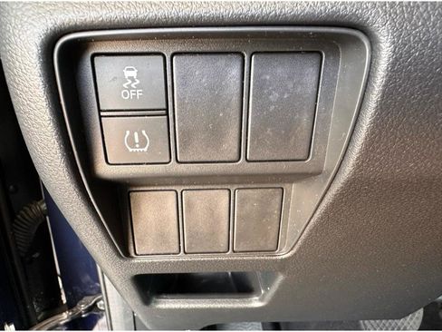 Used 2018 Honda CR-V LX image 12