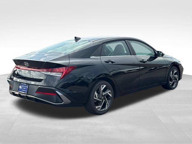 New 2026 Hyundai Elantra Limited FWD image 5