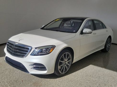 Used 2020 Mercedes-Benz S 560 Sedan image 2