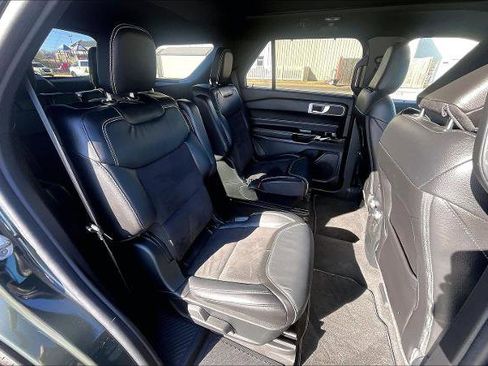 Certified 2022 Ford Explorer ST w/ ST Street Pack image 17