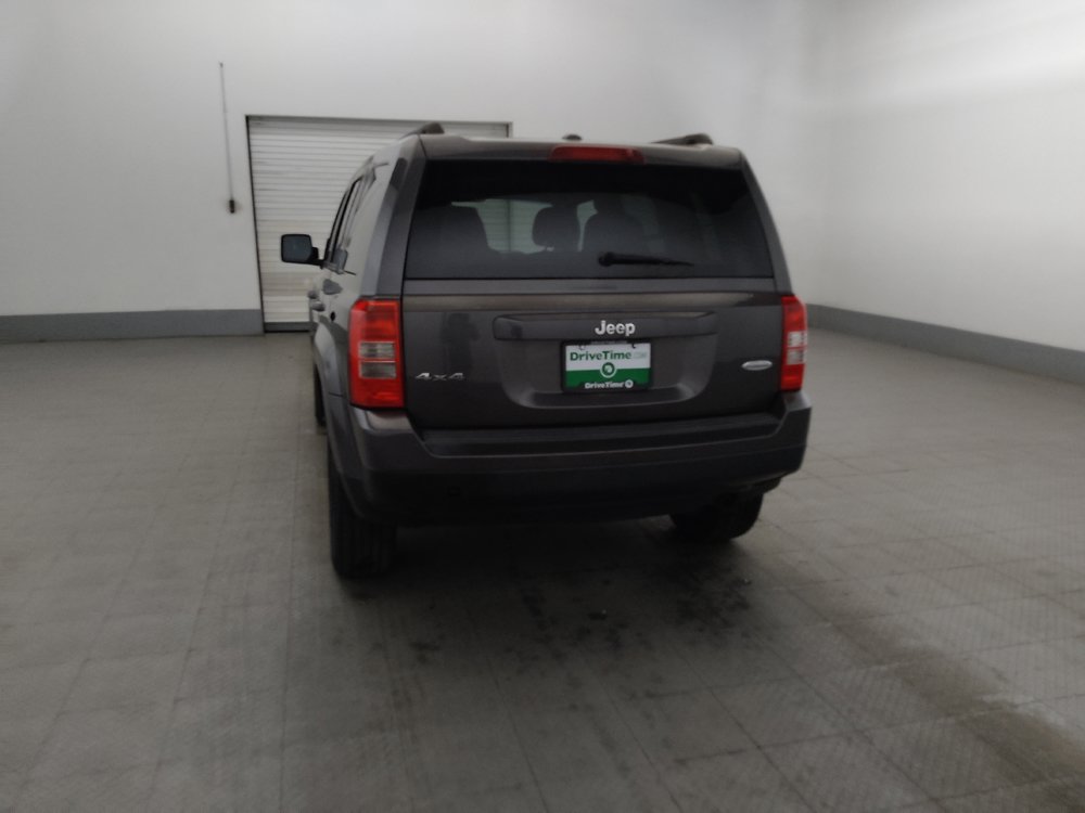 Used 2015 Jeep Patriot Latitude AWD/4WD image 6
