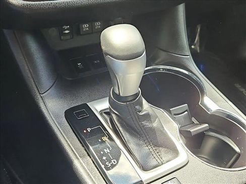 Used 2019 Toyota Highlander XLE AWD/4WD image 12