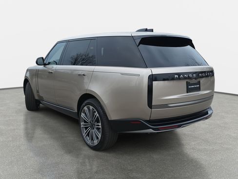 New 2026 Land Rover Range Rover Long Wheelbase SE image 7