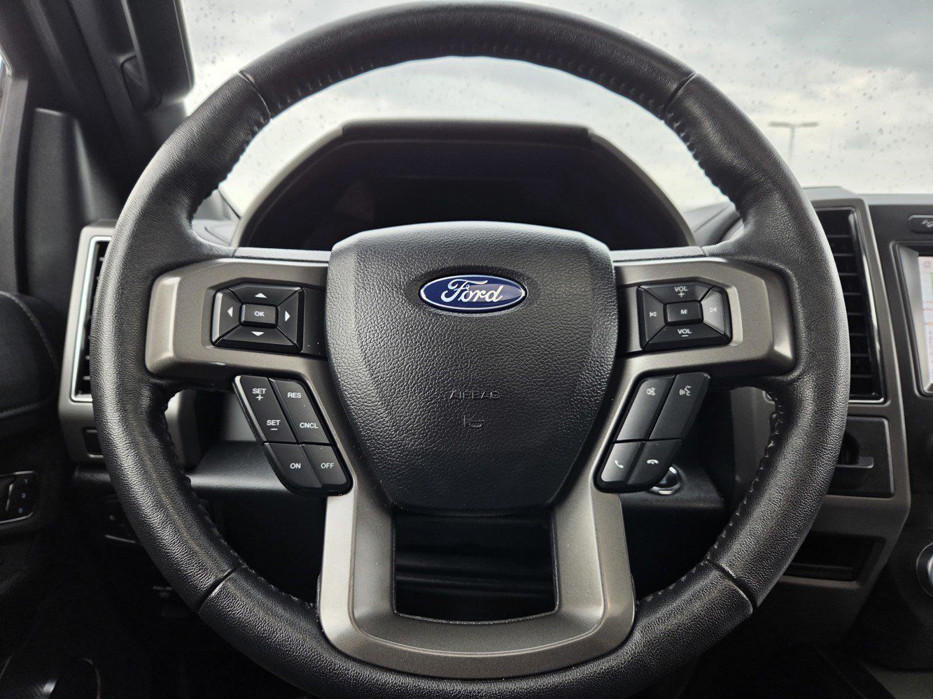 Used 2020 Ford Expedition XLT w/ Equipment Group 202A AWD/4WD image 18