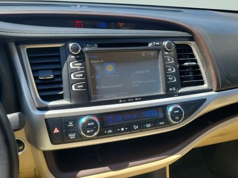 Used 2018 Toyota Highlander XLE FWD image 14