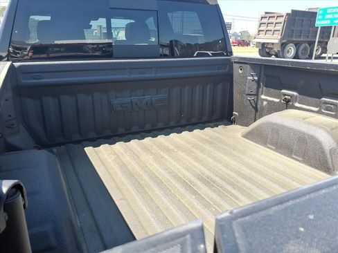 Used 2025 GMC Sierra 1500 AT4 w/ AT4 Premium Package image 16