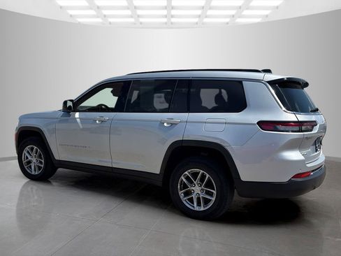 Used 2024 Jeep Grand Cherokee L Laredo AWD/4WD image 6