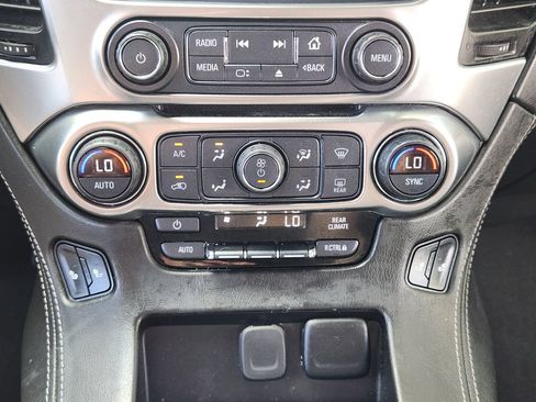 Used 2019 Chevrolet Suburban LT RWD image 14