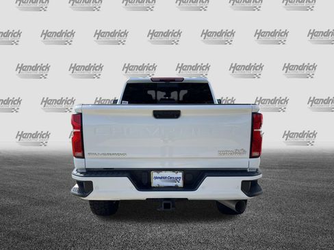 Used 2024 Chevrolet Silverado 2500 High Country w/ Technology Package AWD/4WD image 8