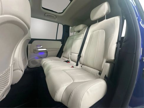Used 2022 Mercedes-Benz GLB 250 4MATIC w/ Premium Package Lite image 15