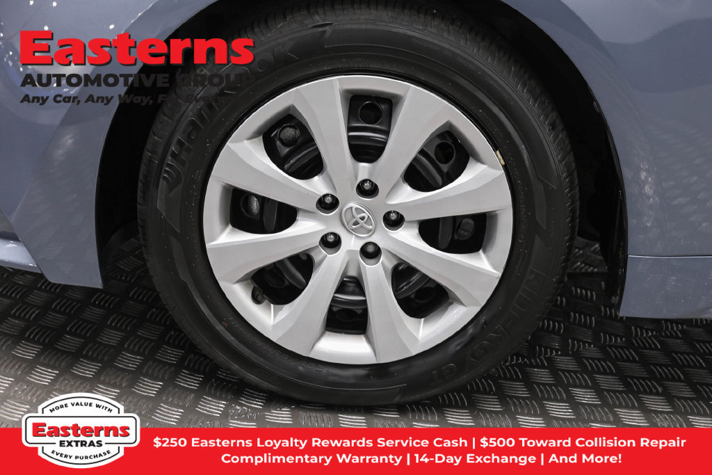 Used 2025 Toyota Corolla LE FWD image 33