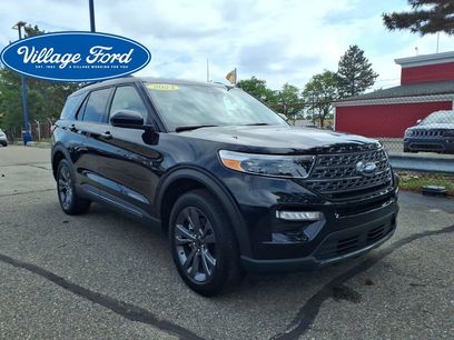 Certified 2024 Ford Explorer XLT w/ Equipment Group 202A