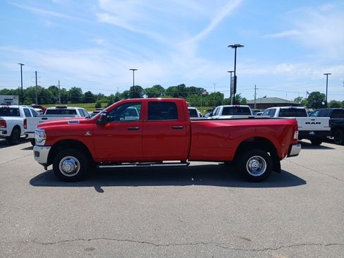 Used 2024 RAM 3500 Tradesman w/ Chrome Appearance Group AWD/4WD image 44