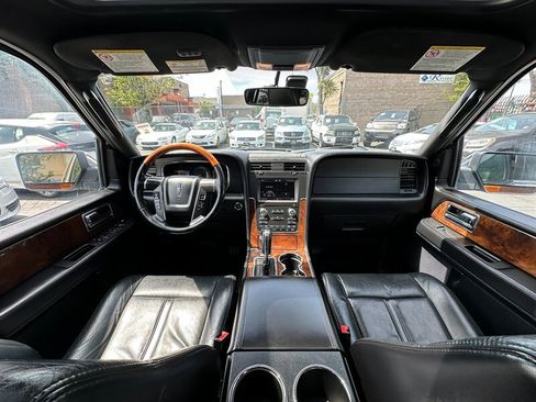 Used 2015 Lincoln Navigator 4WD image 14