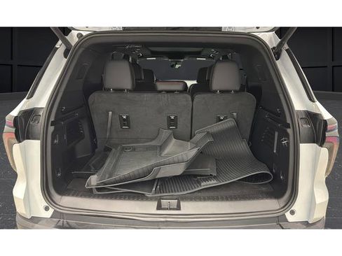 Used 2025 Chevrolet Traverse Z71 w/ Enhanced Driving Package image 28