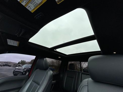 Used 2022 Ford F250 Lariat w/ Black Appearance Package image 8