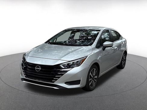 Used 2025 Nissan Versa SV FWD image 3