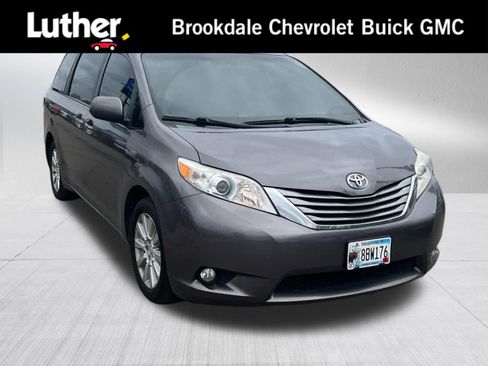 Used 2015 Toyota Sienna XLE w/ XLE Navigation Package AWD/4WD image 1