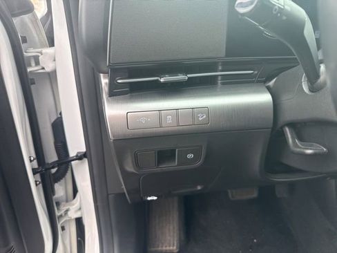 Used 2025 Hyundai Kona SEL image 16