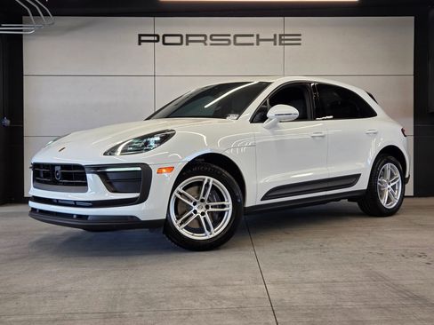 Certified 2023 Porsche Macan AWD/4WD image 1