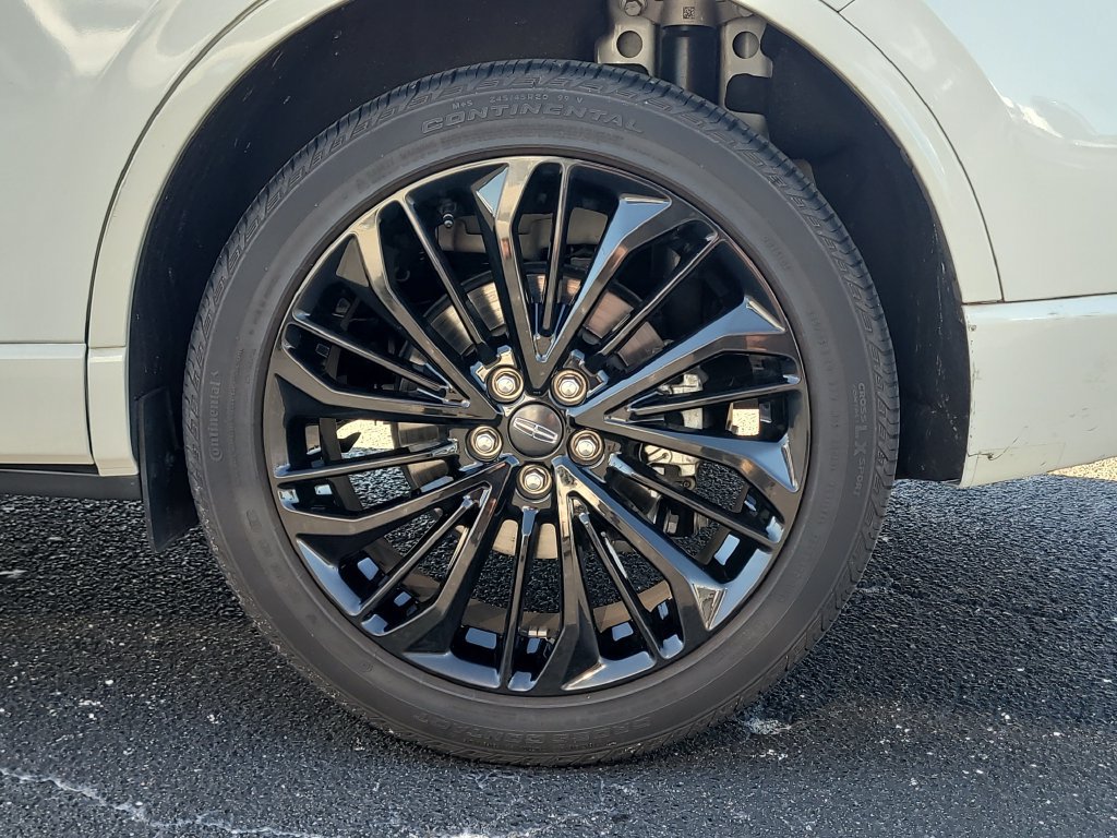 Used 2024 Lincoln Corsair FWD w/ Equipment Group 101A image 5