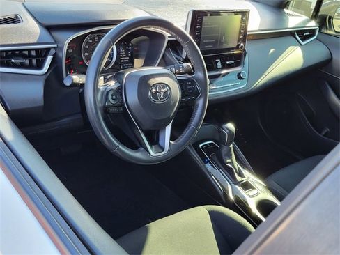 Used 2020 Toyota Corolla SE image 3