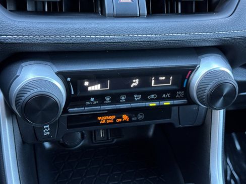 Used 2022 Toyota RAV4 LE image 21