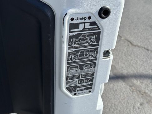 Used 2021 Jeep Wrangler Unlimited Sahara w/ Cold Weather Group image 15