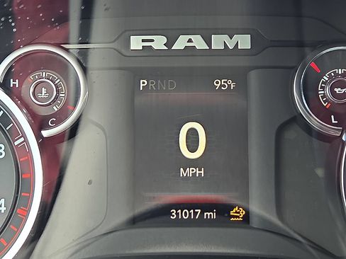 Used 2024 RAM 3500 Big Horn AWD/4WD image 23