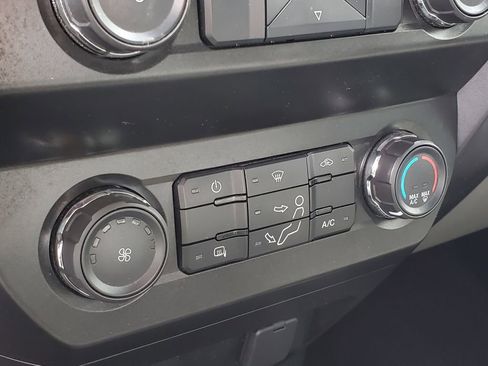 Used 2019 Ford F250 XLT w/ Snow Plow Prep Package image 23