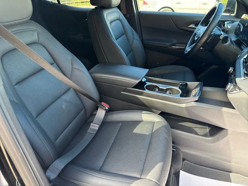 Used 2025 Chevrolet Equinox LT w/ Convenience Package II image 31