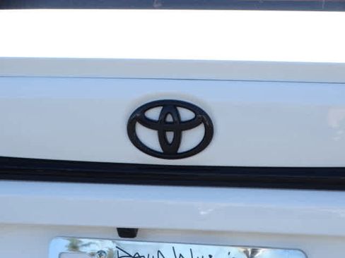 Used 2025 Toyota Corolla SE w/ SE Premium Package image 9