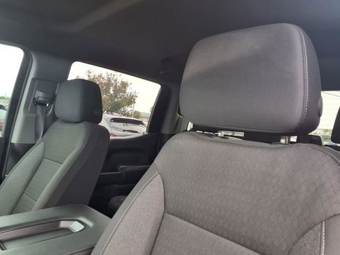 Used 2025 Chevrolet Silverado 1500 Custom image 17