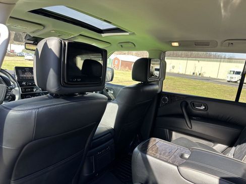 Used 2022 Nissan Armada Platinum w/ Captain's Chairs Package image 23