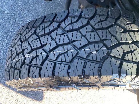 Used 2023 Jeep Gladiator Sport image 48