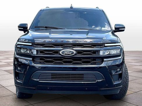 Certified 2023 Ford Expedition Limited RWD image 3