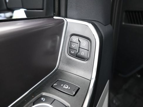 Used 2026 Ford F350 Platinum w/ FX4 Off-Road Package AWD/4WD image 14